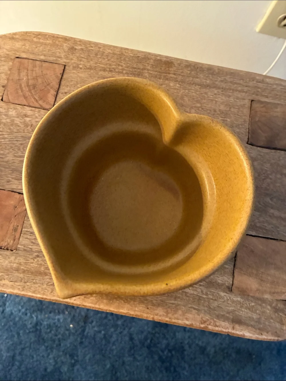 Bennington Potters Heart Baker Bowl mustard - 1948 dg Vermont USA pottery
